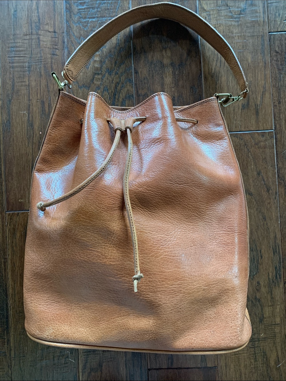 LARGE HEAVY LEATHER DRAWSTRING BUCKET BAG